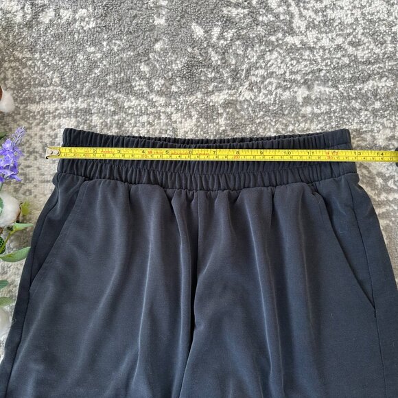 NWT Lou & Grey Sandwashed Shorts Color Black Size XXS - Picture 4 of 9